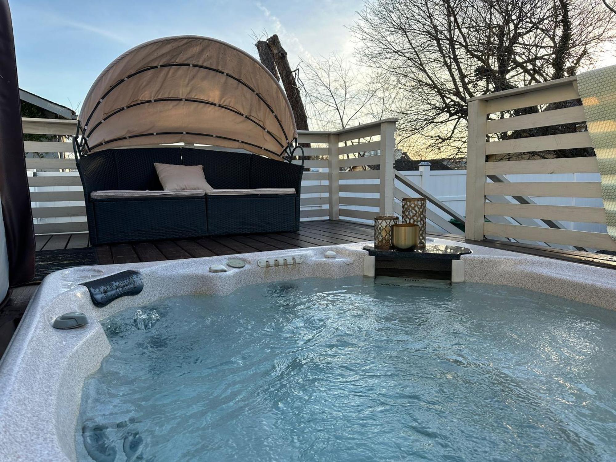 To Visit Nyc+hot Tub+ewr Airport+free Parking Hillside